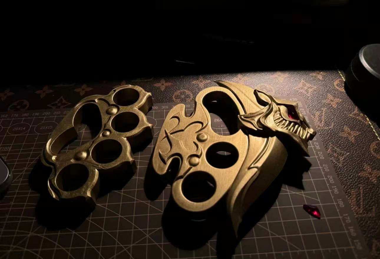 Knuckles of The Boss