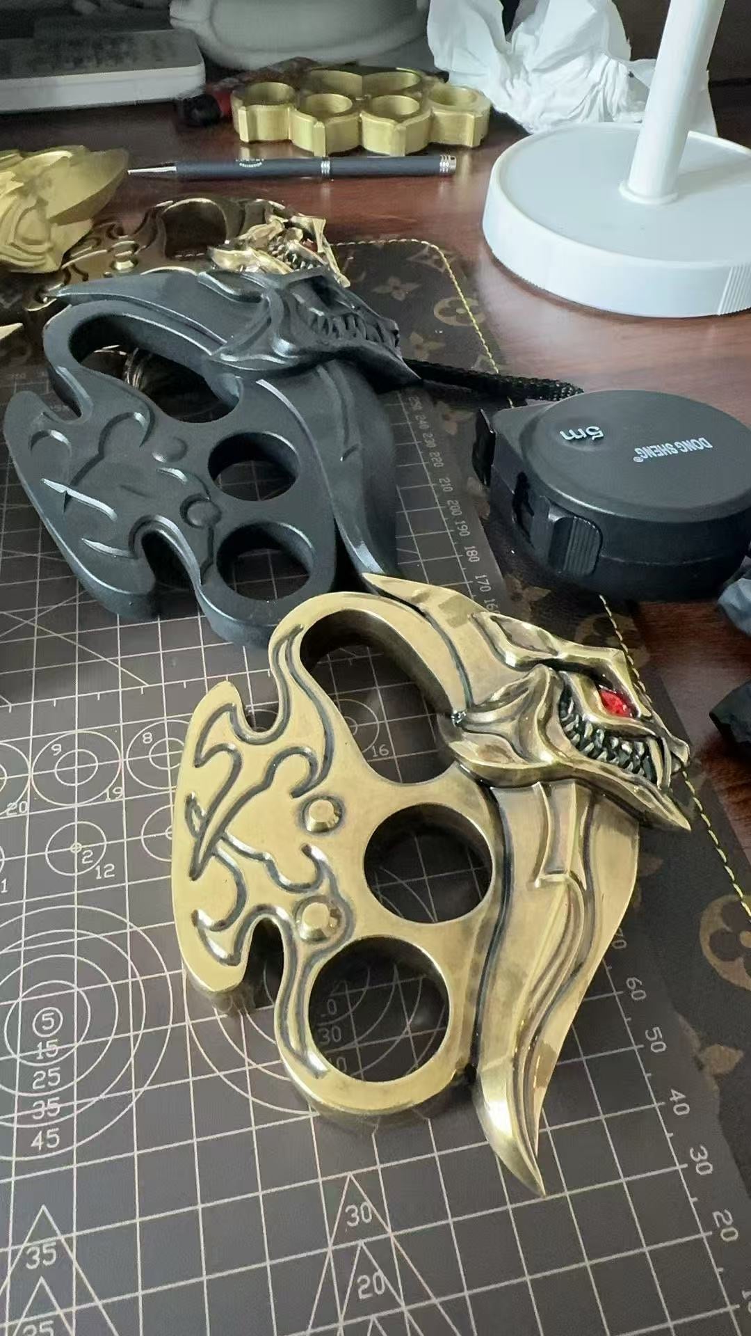 Knuckles of The Boss