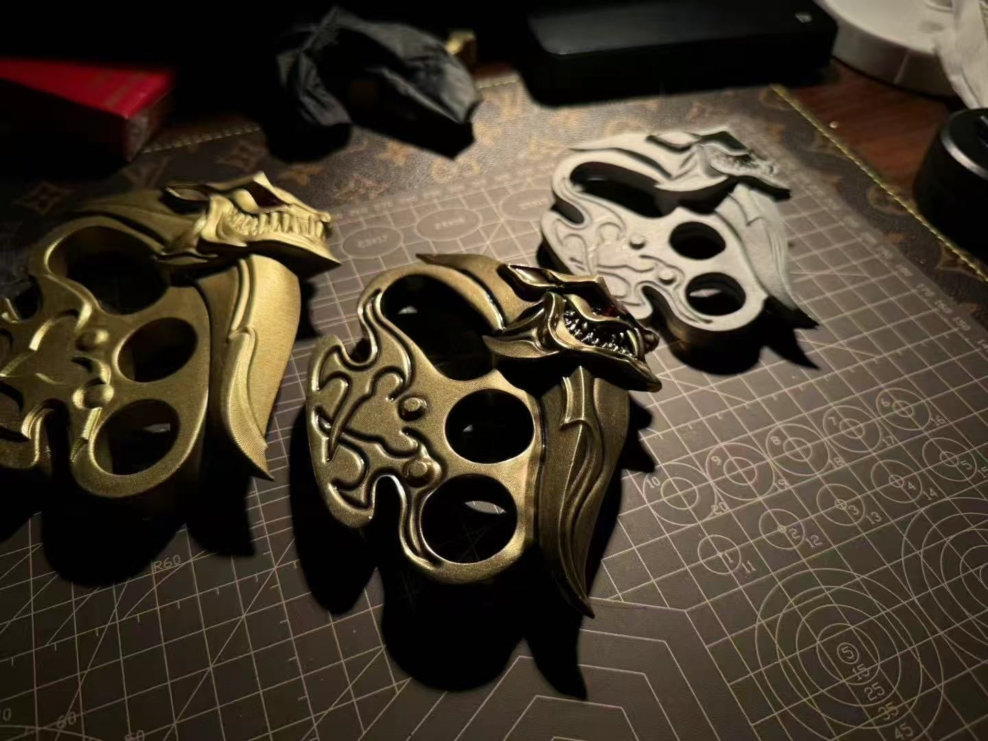 Knuckles of The Boss